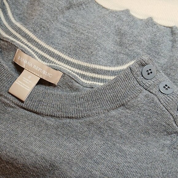 Banana Republic Sweaters - BANANA REPUBLIC Merino Wool Crew Neck Sweater S - EUC